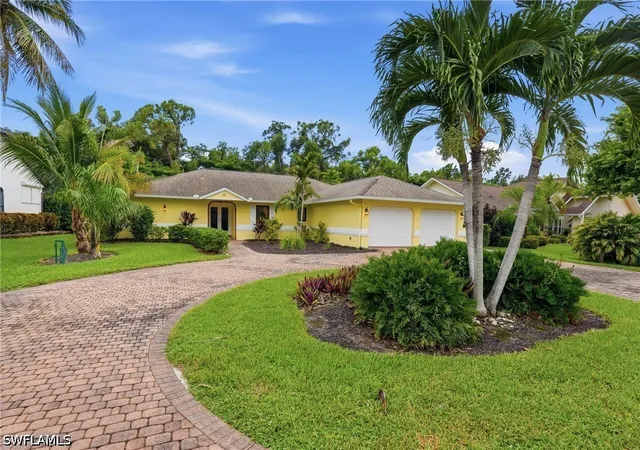 Photo 2 of Single family home for sale at 201 Palmetto Dunes Cir, Naples, FL 34113 | MLS# 226032208 | Listing updated on 2026-10-04