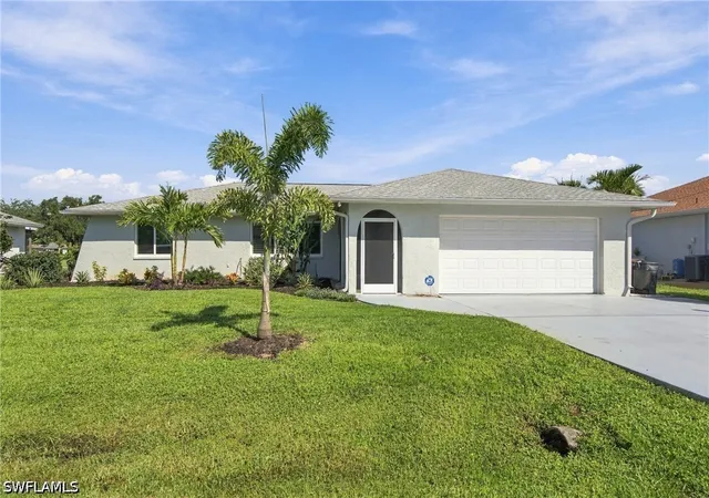 Photo 2 of Single family home for sale at 7401 Sea Is Rd, Fort Myers, FL 33967 | MLS# 226033022 | Listing updated on 2026-10-03