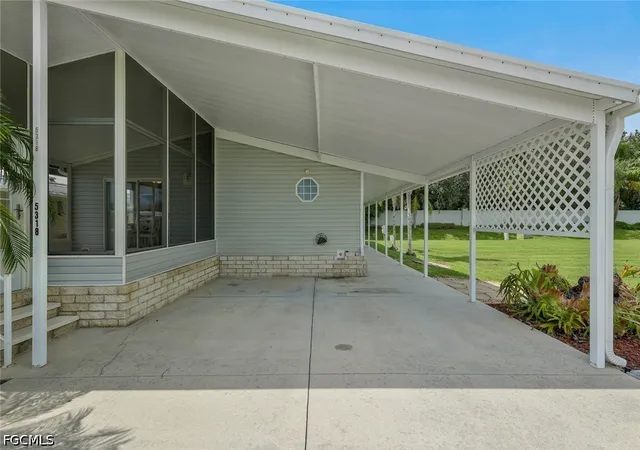 Photo 3 of Manufactured home for sale at 5318 Fiddleleaf Dr, Fort Myers, FL 33905 | MLS# 2026039443 | Listing updated on 2026-10-06