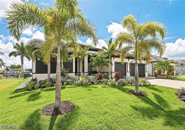 Photo 2 of Single family home for sale at 5025 Sorrento Ct, Cape Coral, FL 33904 | MLS# 2026039469 | Listing updated on 2026-10-04