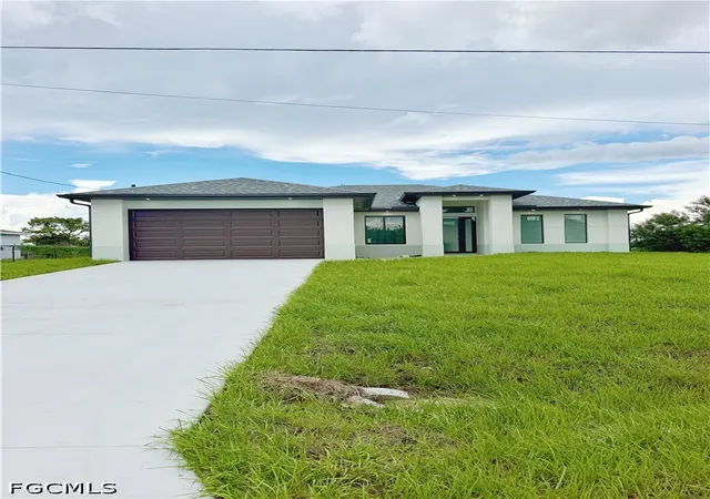 Photo 1 of Single family home for sale at 9031 Lamkin Cir, Labelle, FL 33935 | MLS# 2026039526 | Listing updated on 2026-09-19