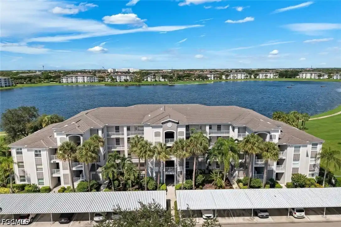 Listing Photo 1 - Condo for sale in 10470 Washingtonia Palm Wy located at 10470 Washingtonia Palm Wy, Fort Myers, FL 33966 - Unit #1212