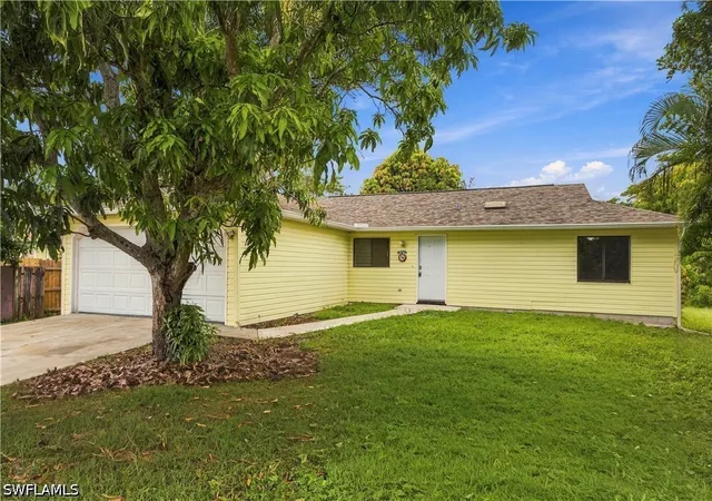 Photo 2 of Sale Pending at 10861 St John Ct, Bonita Springs, FL 34135 | MLS# 226032968 | Listing updated on 2026-10-17