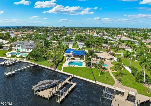 Photo 3 of Sale Pending at 5327 Nautilus Dr, Cape Coral, FL 33904 | MLS# 2026039543 | Listing updated on 2026-09-26