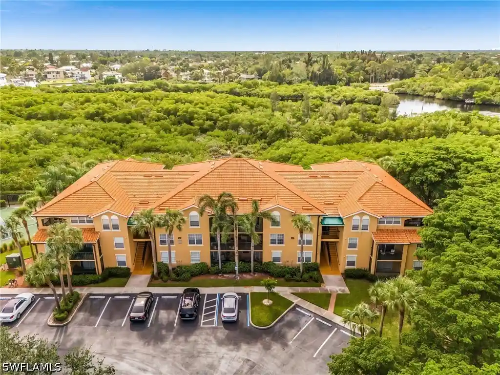 Listing Photo 2 - Condo for sale in 8635 River Homes Ln located at 8635 River Homes Ln, Bonita Springs, FL 34135 - Unit #2308