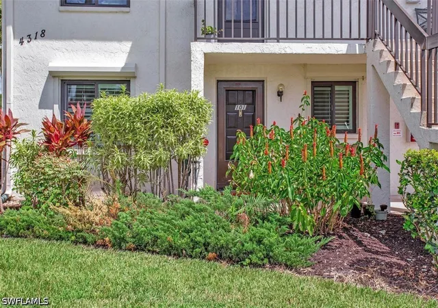Listing Photo 5 - Condo for sale in building located at 4318 27Th Ct Sw, Naples, FL 34116 - Unit #101