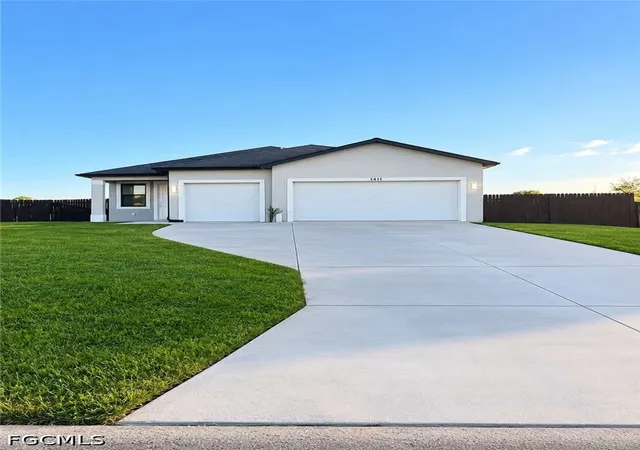 Photo 1 of Single family home for sale at 9026 Mac Ct, Labelle, FL 33935 | MLS# 2026039572 | Listing updated on 2026-09-25