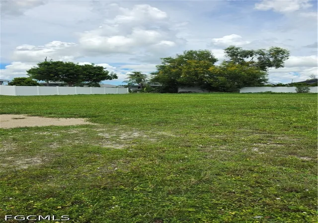 Land for sale at 611 SW 27th Terrace, Cape Coral, FL 33914 | MLS# 2026039573