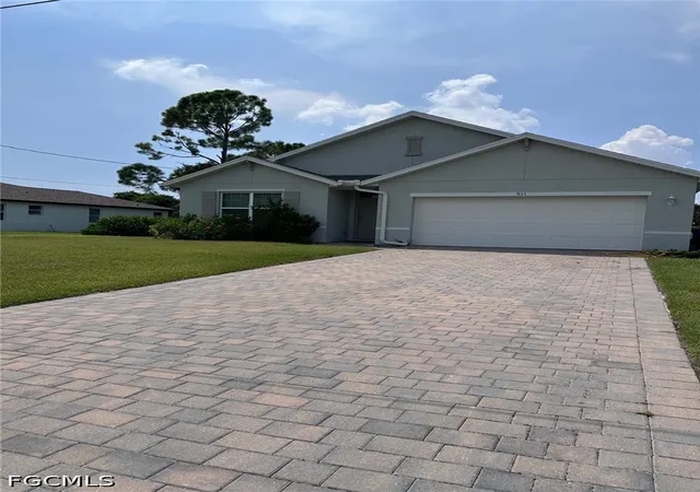 Photo 3 of Single family home for sale at 911 Unice Ave N, Lehigh Acres, FL 33971 | MLS# 2026039643 | Listing updated on 2026-09-21