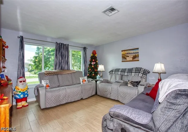 Photo 3 of Single family home for sale at 1227 Everest Pkwy, Cape Coral, FL 33904 | MLS# 2026039663 | Listing updated on 2026-10-05