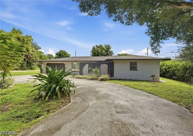 Photo 3 of Single family home for sale at 2502 Barcelona Ave, Fort Myers, FL 33905 | MLS# 2026039669 | Listing updated on 2026-10-06