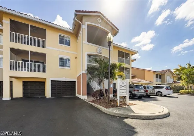Listing Photo 3 - Condo for sale in building located at 13180 Bella Casa Cir, Fort Myers, FL 33966 - Unit #166