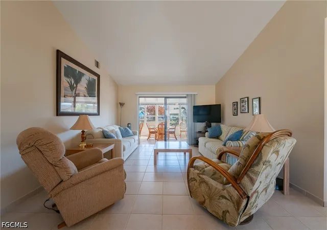 Photo 4 of Single family home for sale at 2015 Showboat Plz, Labelle, FL 33935 | MLS# 2026039730 | Listing updated on 2026-09-21