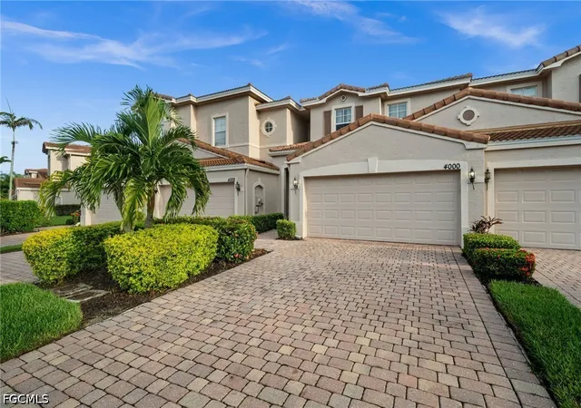 Photo 2 of Townhouse for sale at 4000 Cherrybrook Loop, Fort Myers, FL 33966 | MLS# 2026039733 | Listing updated on 2026-10-19