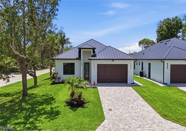 Photo 1 of Single family home for sale at 27659 Franklin St, Bonita Springs, FL 34134 | MLS# 2026039738 | Listing updated on 2026-09-26