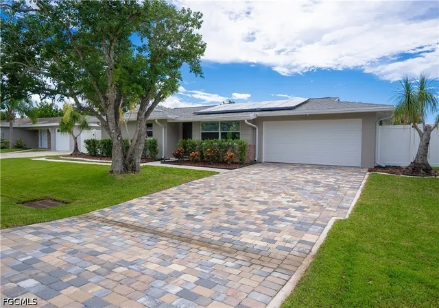 Photo 1 of Sale Pending at 1640 N Flossmoor Rd, Fort Myers, FL 33919 | MLS# 2026039745 | Listing updated on 2026-09-30