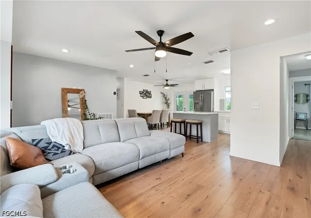 Photo 4 of Sale Pending at 1640 N Flossmoor Rd, Fort Myers, FL 33919 | MLS# 2026039745 | Listing updated on 2026-09-30