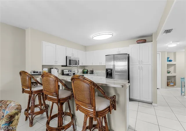 Listing Photo 5 - Condo for sale in building located at 841 Sw 47Th Ter, Cape Coral, FL 33914 - Unit #101