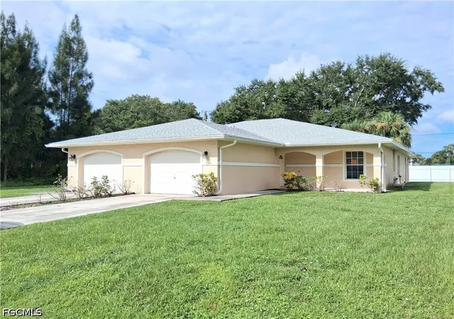 Photo 2 of House for sale at 529 Glendale Ave, Lehigh Acres, FL 33936 | MLS# 2026039861 | Listing updated on 2026-09-22