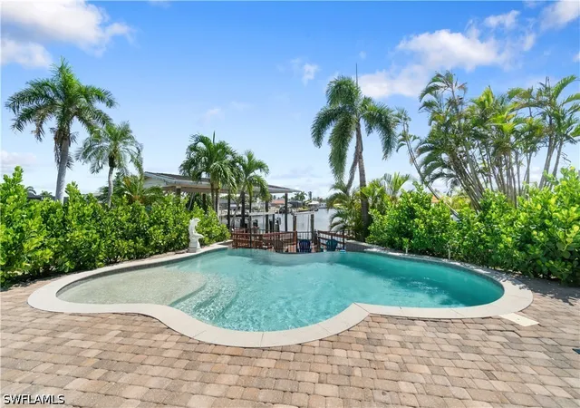 Photo 3 of Single family home for sale at 5161 Williams Dr, Fort Myers Beach, FL 33931 | MLS# 226033728 | Listing updated on 2026-09-22