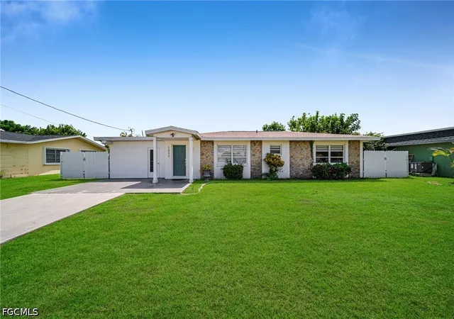 Single family home for sale at 1032 NE Pine Is Ln, Cape Coral, FL 33909 | MLS# 2026039953