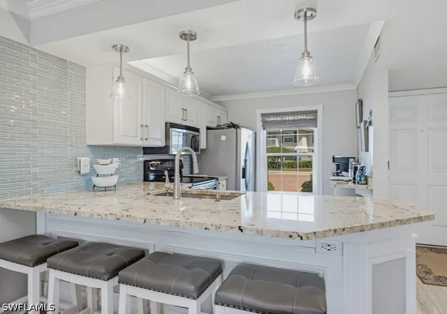 Listing Photo 4 - Condo for sale in building located at 671 W Elkcam Cir, Marco Island, FL 34145 - Unit #513