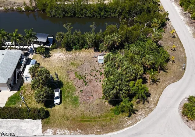 Photo 2 of Land for sale at 3921 Stabile Rd, Saint James City, FL 33956 | MLS# 2026039988 | Listing updated on 2026-10-16