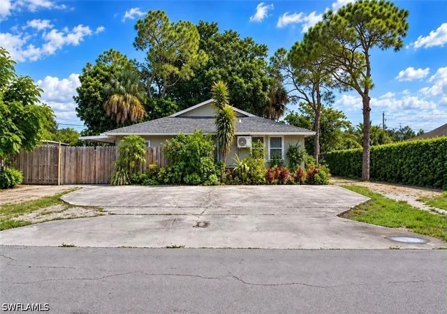 Photo 2 of Sale Pending at 1738 41st Street Sw, Naples, FL 34116 | MLS# 226033986 | Listing updated on 2026-10-02