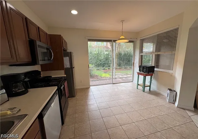 Photo 4 of Townhouse for sale at 17533 Laurel Grv Ct, Fort Myers, FL 33967 | MLS# 2026040004 | Listing updated on 2026-09-23