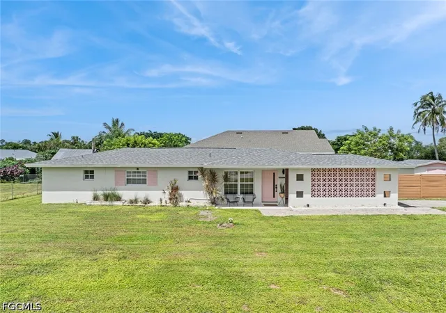 Photo 1 of Single family home for sale at 8071 San Carlos Blvd, Fort Myers, FL 33967 | MLS# 2026040019 | Listing updated on 2026-09-27