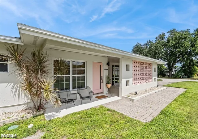 Photo 2 of Single family home for sale at 8071 San Carlos Blvd, Fort Myers, FL 33967 | MLS# 2026040019 | Listing updated on 2026-09-27