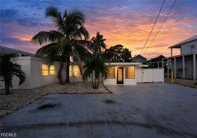 Photo 1 of Single family home for sale at 24519 Dolphin St, Bonita Springs, FL 34134 | MLS# 2026040025 | Listing updated on 2026-10-21