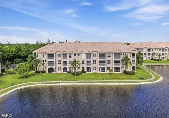 Listing Photo 2 - Condo for sale in building located at 9160 Southmont Cvs, Fort Myers, FL 33908 - Unit #101
