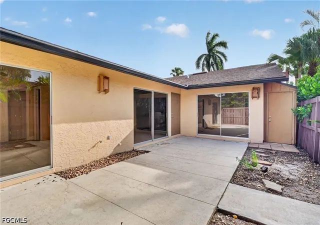 Photo 1 of Townhouse for sale at 6305 Royal Woods Dr, Fort Myers, FL 33908 | MLS# 2026040525 | Listing updated on 2026-10-11