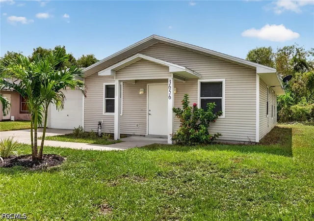 Photo 2 of Sale Pending at 3656 Suntrust Dr, Fort Myers, FL 33916 | MLS# 2026040577 | Listing updated on 2026-10-11