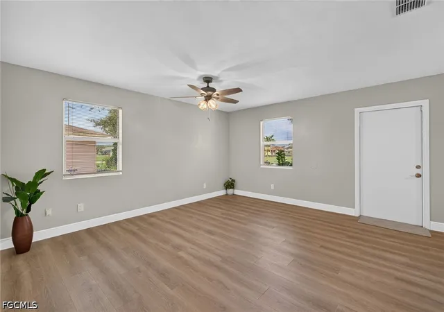 Photo 3 of Sale Pending at 3656 Suntrust Dr, Fort Myers, FL 33916 | MLS# 2026040577 | Listing updated on 2026-10-11