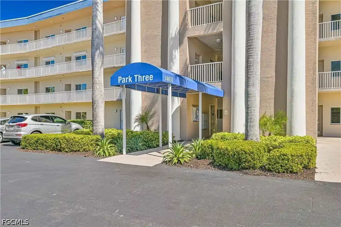 Listing Photo 2 - Condo for sale in 14831 Park Lake Dr located at 14831 Park Lake Dr, Fort Myers, FL 33919 - Unit #PH01