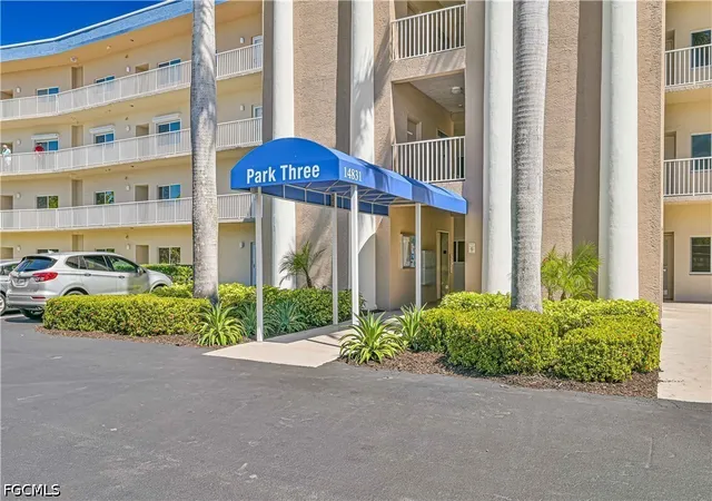 Listing Photo 2 - Condo for sale in building located at 14831 Park Lake Dr, Fort Myers, FL 33919 - Unit #PH01