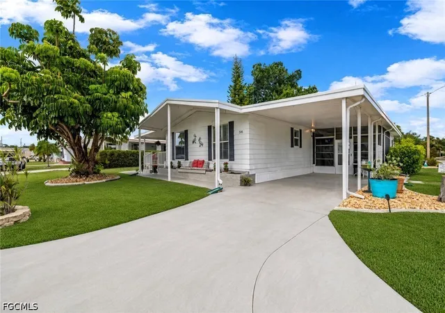 Photo 1 of Manufactured home for sale at 506 Blossom Ct, North Fort Myers, FL 33917 | MLS# 2026040772 | Listing updated on 2026-10-22
