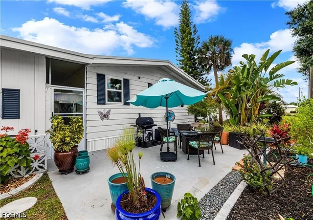 Photo 2 of Manufactured home for sale at 506 Blossom Ct, North Fort Myers, FL 33917 | MLS# 2026040772 | Listing updated on 2026-10-22