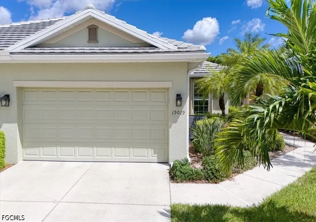 Photo 2 of Townhouse for sale at 15029 Sea Crst Blvd, Fort Myers, FL 33919 | MLS# 2026040884 | Listing updated on 2026-10-16
