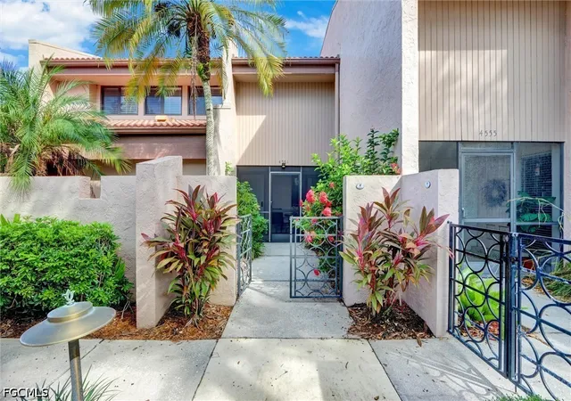 Photo 1 of Townhouse for sale at 4561 S Landings Dr, Fort Myers, FL 33919 | MLS# 2026041223 | Listing updated on 2026-10-20