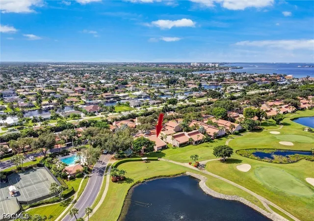 Photo 2 of Townhouse for sale at 4561 S Landings Dr, Fort Myers, FL 33919 | MLS# 2026041223 | Listing updated on 2026-10-20