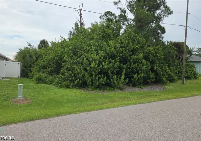 Photo 1 of Land for sale at 104 Lantana Rd, Rotonda West, FL 33947 | MLS# 2026041283 | Listing updated on 2026-10-19
