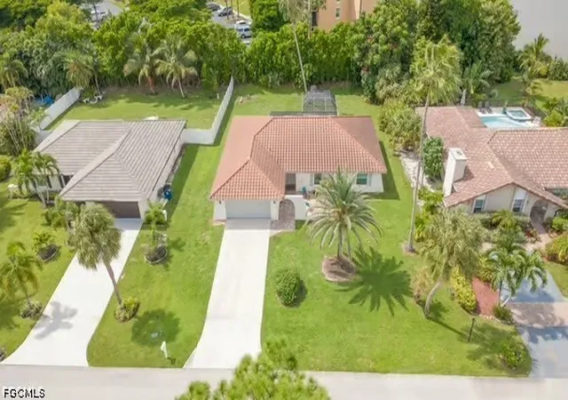 Photo 2 of Single family home for sale at 27153 Edenbridge Ct, Bonita Springs, FL 34135 | MLS# 2026041404 | Listing updated on 2026-10-13