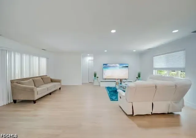 Photo 3 of Single family home for sale at 27153 Edenbridge Ct, Bonita Springs, FL 34135 | MLS# 2026041404 | Listing updated on 2026-10-13