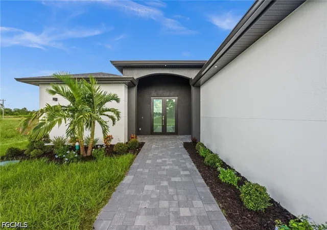 Photo 1 of Single family home for sale at 925 Manresa Ave S, Lehigh Acres, FL 33974 | MLS# 2026041435 | Listing updated on 2026-10-16
