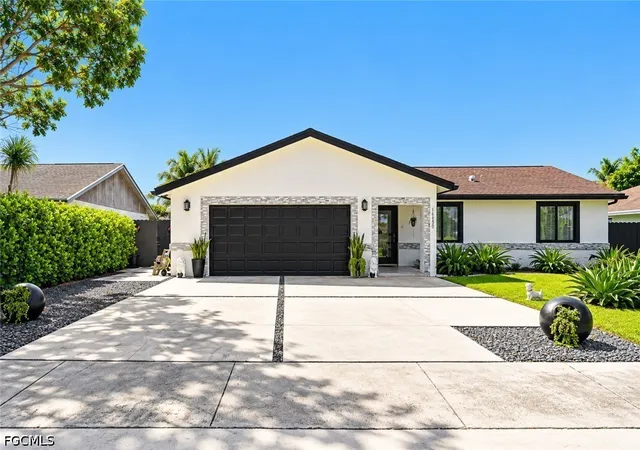 Single family home for sale at 16580 SW 299th Terrace, Homestead, FL 33033 | MLS# 2026041491