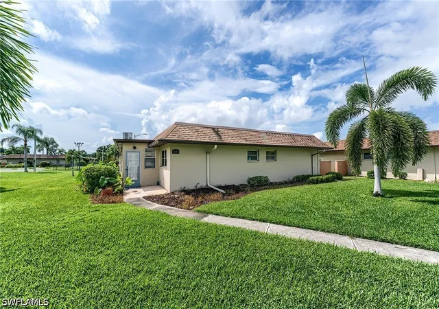 Listing Photo 2 - Condo for sale in building located at 1500 Popham Dr, Fort Myers, FL 33919 - Unit #A16