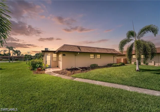 Listing Photo 4 - Condo for sale in building located at 1500 Popham Dr, Fort Myers, FL 33919 - Unit #A16